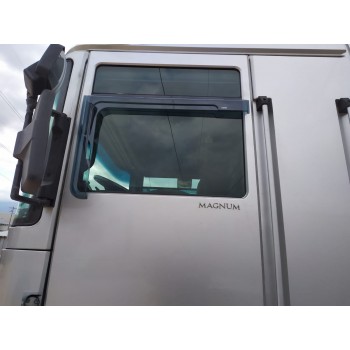 RENAULT MAGNUM  2002-